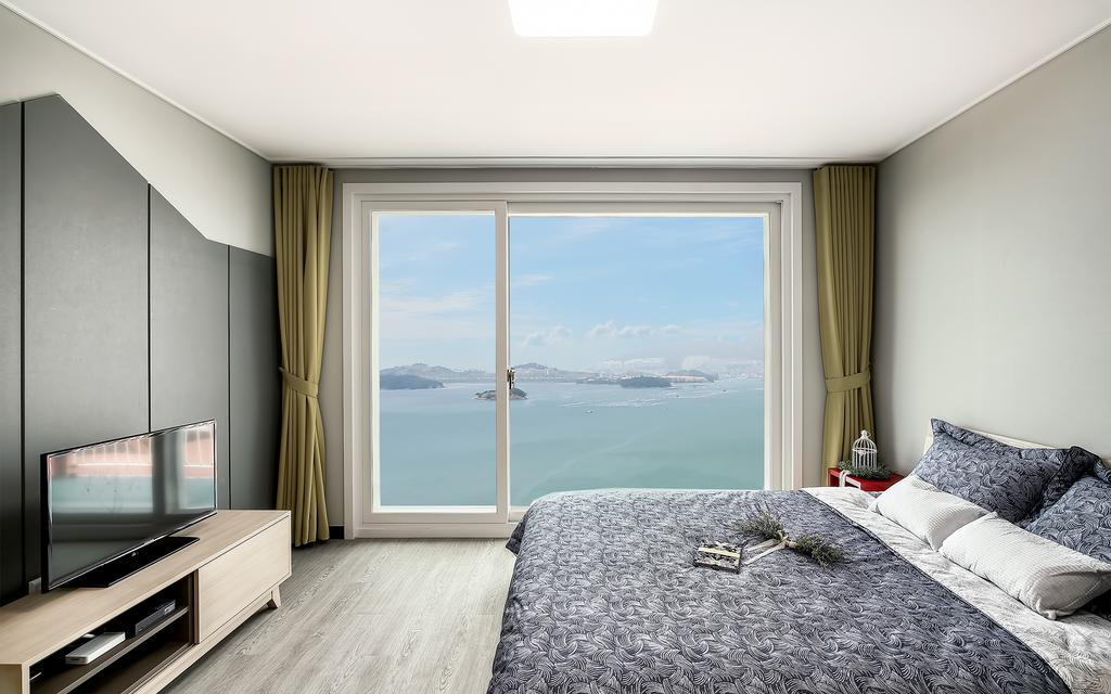 Yeosu Blooming Pension Exterior photo