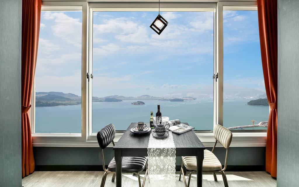 Yeosu Blooming Pension Exterior photo