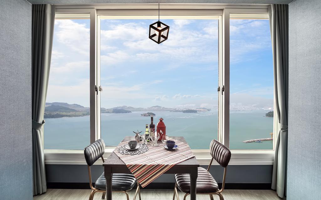 Yeosu Blooming Pension Exterior photo