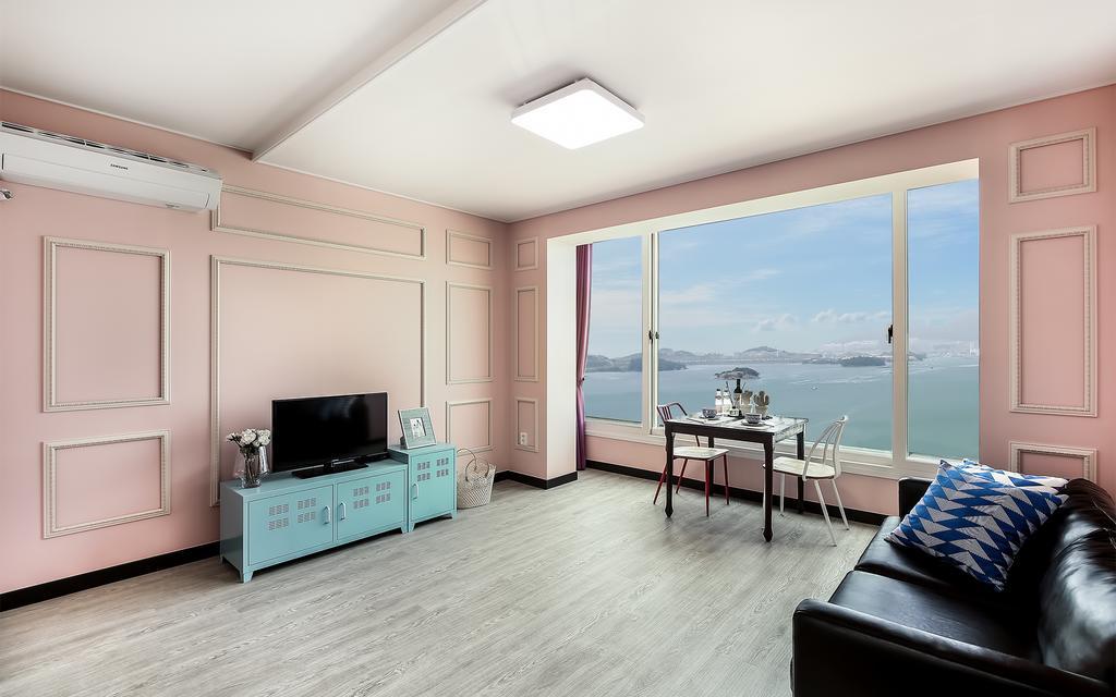 Yeosu Blooming Pension Exterior photo